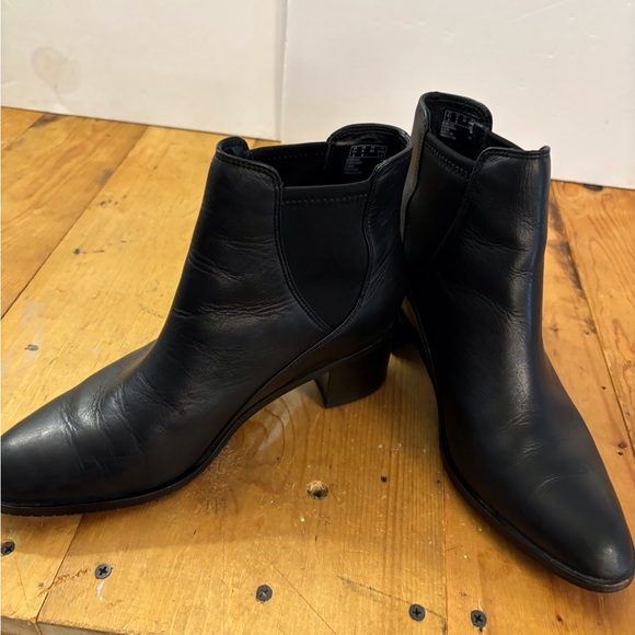 Clarks Ankle Charming Lola Women’s Booties Boots SZ 8 M, Black Leather Pointed - Picture 7 of 15